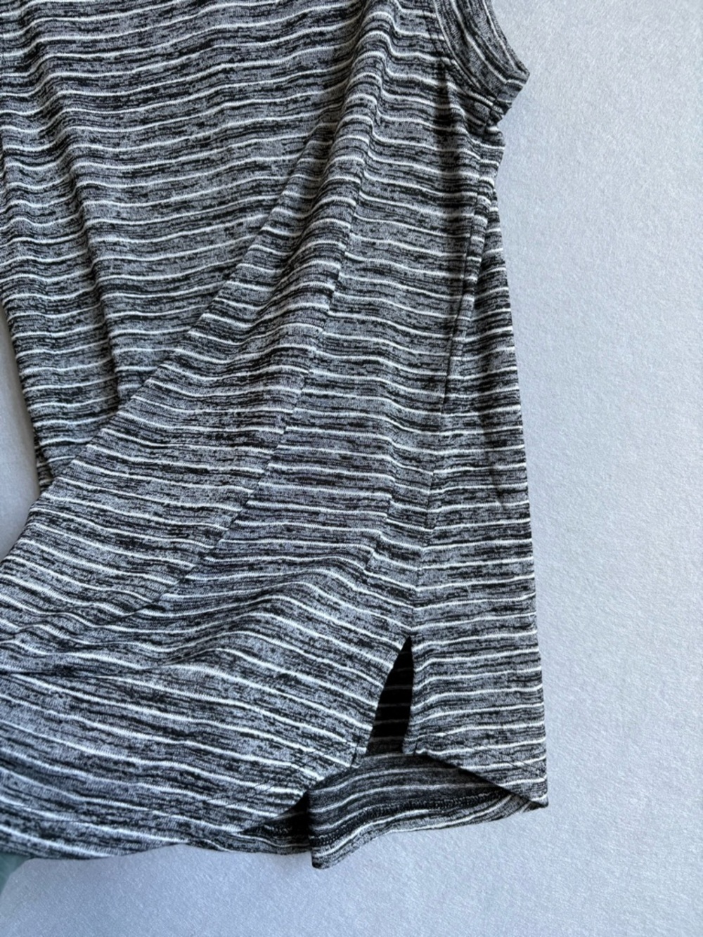 Athleta Breezy Heather Tank Gray Striped Sleeveless Tank Top sz XS Athleisure - Picture 7 of 8